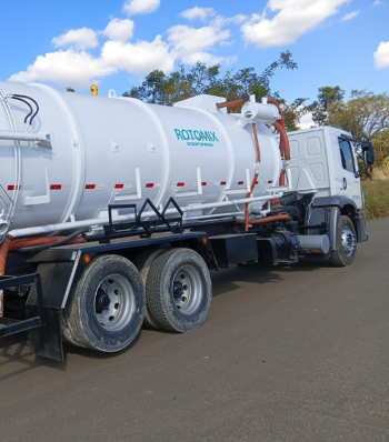Transporte de resíduos liquidos